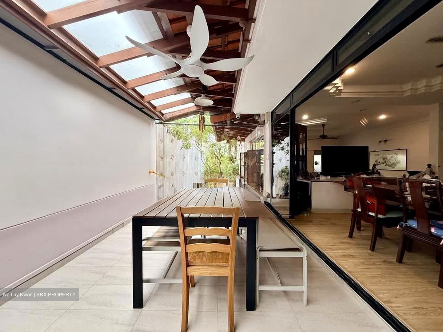 Phillips Avenue (D19), Terrace #625965571